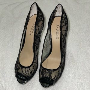 GUESS Gaminata Black Lace Faux Patent Leather Peep Toe Platform Stilettos 8M